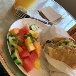 Torta de jamón con huevo combo! Agua de piña con chia seeds, side of fresh fruit! Torta de jamón con huevo combo! Agua de piña con chia seeds, side of fresh fruit!
