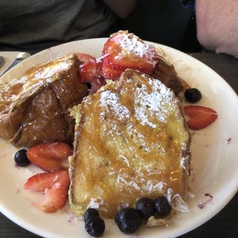 Broken Yolk Cafe - Breakfast & Brunch Near Me - Del Mar, California Broken Yolk Cafe - Breakfast & Brunch Near Me - Del Mar, California