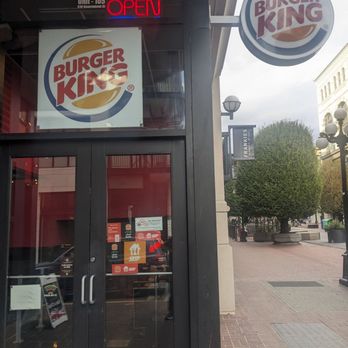 Burger King - the entrance to the restaurant - Fast Food Near Me - Victoria, British Columbia Burger King - the entrance to the restaurant - Fast Food Near Me - Victoria, British Columbia