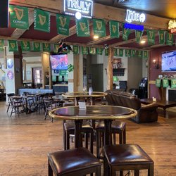 The Lion & Crown - Seating area