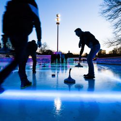 EisArena Hamburg - Eisstockschießen auf ECHTEM Eis