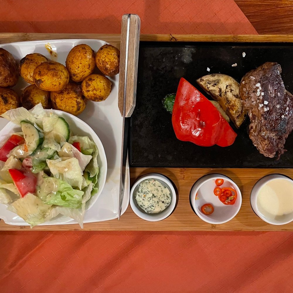 Kamanda Lwowska - Stek z polędwicy wołowej (beef steak) - Polish Near Me - Warsaw, MZ Kamanda Lwowska - Stek z polędwicy wołowej (beef steak) - Polish Near Me - Warsaw, MZ