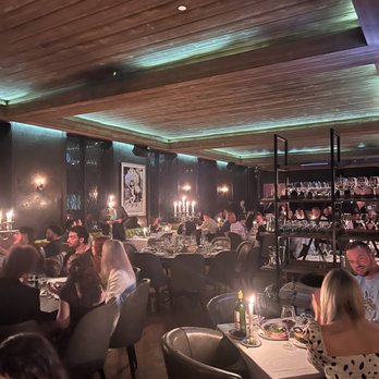 Maple & Ash - Inside - Steakhouses Near Me - Chicago, Illinois Maple & Ash - Inside - Steakhouses Near Me - Chicago, Illinois