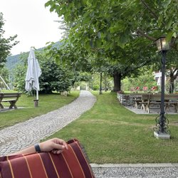 Weingut Hermenegild Mang - Pathway