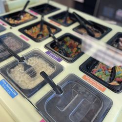 TCBY Grosse Pointe Woods - Toppings