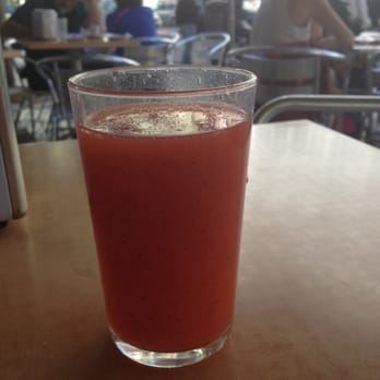 Frutalmeidas - Sumo de morango, limão e hortelã - Coffee & Tea Near Me - Lisbon, 11