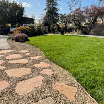 DiSalvo Landscape - Large lawn and flag stone walkway. - Masonry/Concrete Near Me DiSalvo Landscape - Large lawn and flag stone walkway. - Masonry/Concrete Near Me