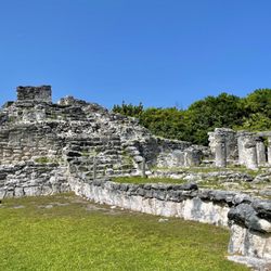 Zona Arqueológica El Rey