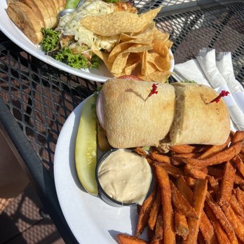 24 Seconds - Sports Bars Near Me - Berkley, Michigan
