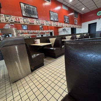Henry's Confectionary - Interior - Diners Near Me - Glen Cove, New York