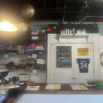 Stu's Surf Side - Inside - American Near Me - Hilton Head Island, South Carolina