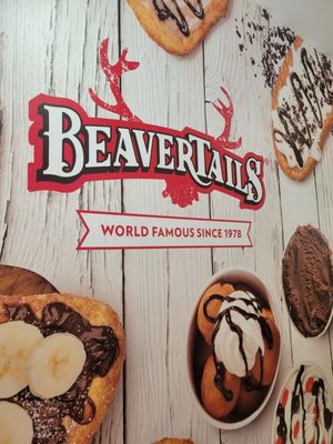 BeaverTails- Queues de Castor (Banff East) by null