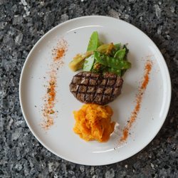 Tre Fit Foods - Grass Fed Beef Tenderloin w/ Ginger Sweet Potato Mash,  Stir Fried Snap Peas and Bok Choy