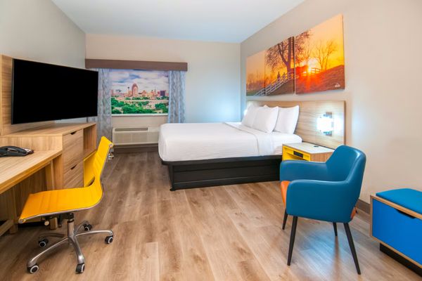 Days Inn by Wyndham Market Center Dallas Love Field by null
