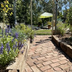 Johnsen Creek Estate - Enchanting garden