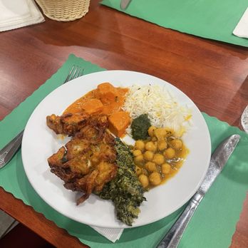 Mount Everest Restaurant & Bar - CHK TIKKA MASALA VEGETABLE PAKORA NAAN BASKET - Himalayan/Nepalese Near Me - Baltimore, Maryland Mount Everest Restaurant & Bar - CHK TIKKA MASALA VEGETABLE PAKORA NAAN BASKET - Himalayan/Nepalese Near Me - Baltimore, Maryland