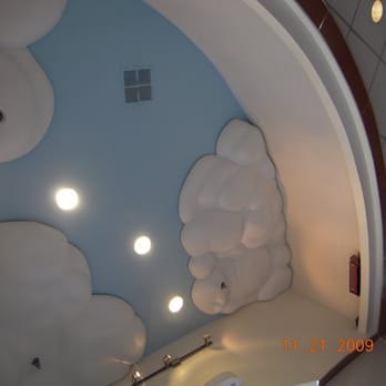Ruby's Diner - ceiling - Diners Near Me - Commerce, California
