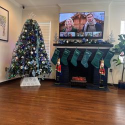 Terrell Family Dentistree - Christmas time