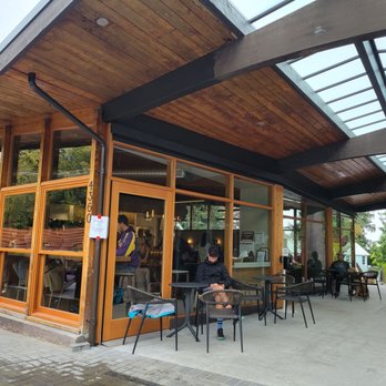Isetta Cafe Bistro - Cafes Near Me - West Vancouver, British Columbia