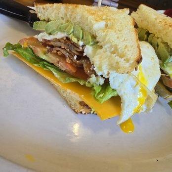 Pete's Henny Penny Restaurant - ACE BLT - American Near Me - Petaluma, California