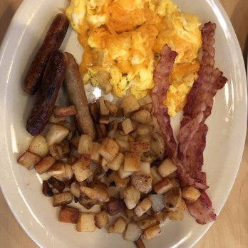 Coco's Bakery Restaurant - American Near Me - Rancho Cucamonga, California