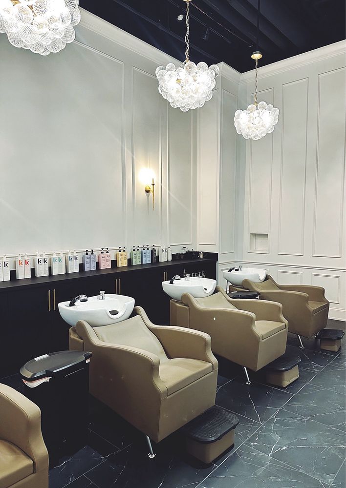 TMR Salon Logo