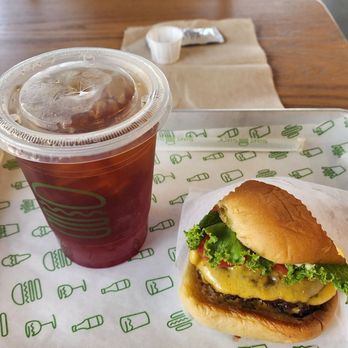 Shake Shack Waterford Lakes - Fast Food Near Me - Orlando, Florida