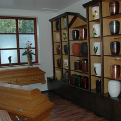 HECKMANN BESTATTUNGEN - Ausstellung in unserem Bestattungshaus in Bremen-Nord