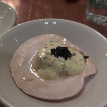 Wayside Tavern - Broiled Maine scallop with hollandaise and caviar - New American Near Me - Portland, Maine Wayside Tavern - Broiled Maine scallop with hollandaise and caviar - New American Near Me - Portland, Maine