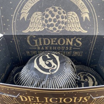 Gideon's Bakehouse - Cookies to go- cookies & cream, chocolate chip, peanut butter - Bakeries Near Me - Orlando, Florida