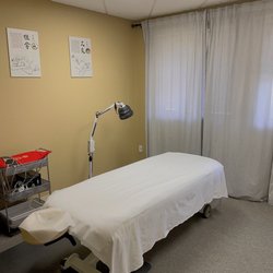 Qi Rhythm Acupuncture Wellness - Treatment Room