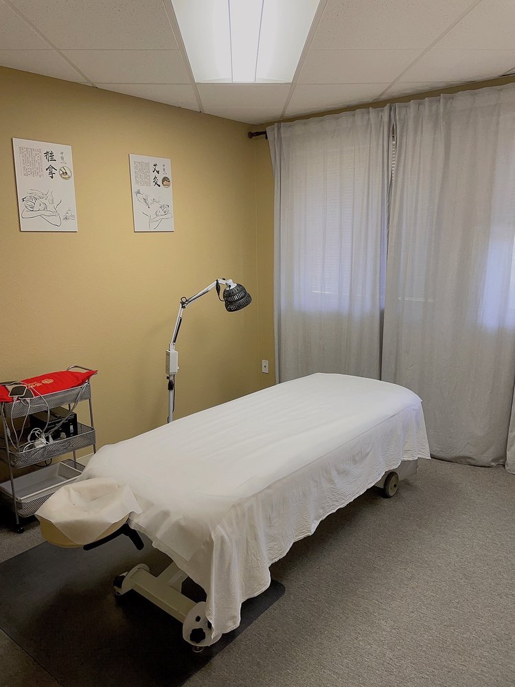 Qi Rhythm Acupuncture Wellness Logo