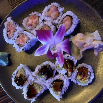Jade Eatery And Lounge - Eel Avocado Roll Spicy Tuna Roll - Asian Fusion Near Me - Forest Hills, New York Jade Eatery And Lounge - Eel Avocado Roll Spicy Tuna Roll - Asian Fusion Near Me - Forest Hills, New York