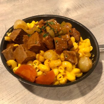 Johnny Kono's Bar & Grill - Pot Roast Mac & Cheese Special - Bars Near Me - Weymouth, Massachusetts