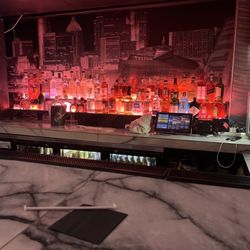 Fin & Feathers Midtown - Bar