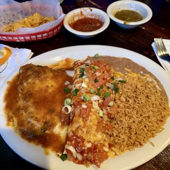 La Cocina & Cantina - Combination - chicken burrito & Chile Relleno - Mexican Near Me - Seattle, Washington La Cocina & Cantina - Combination - chicken burrito & Chile Relleno - Mexican Near Me - Seattle, Washington