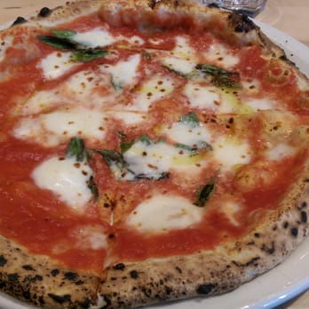 Pizzeria Libretto - Margherita pizza - Pizza Near Me - Toronto, Ontario