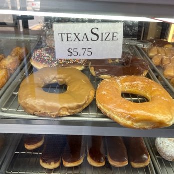 Foster's Donuts - Texas Sized donuts - Donuts Near Me - Redlands, California