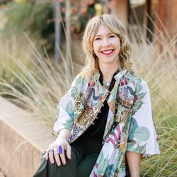 Soft Reboot Wellness - Mental health therapist in Menlo Park, CA | Dr. Sara is a Harvard-trained, board-certified anesthesiologist.