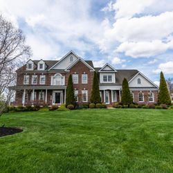 Carolina Gold Lawn and Detailing Services - Lawn Maintenance