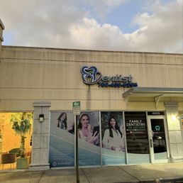 Exterior photo of Deluxe Dental - Miami, Florida Exterior photo of Deluxe Dental - Miami, Florida