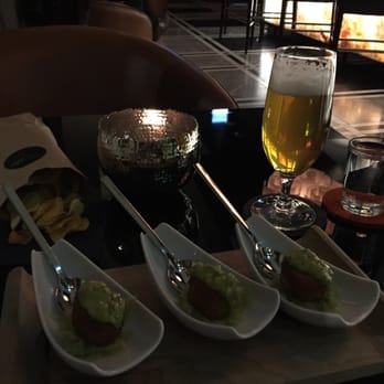 Hotel am Steinplatz Autograph Collection - Bar snacks - Hotels Near Me - Berlin, BE Hotel am Steinplatz Autograph Collection - Bar snacks - Hotels Near Me - Berlin, BE