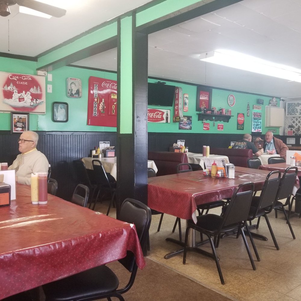 Chuck's Place - Dining area - Burgers Near Me - Salem, Illinois Chuck's Place - Dining area - Burgers Near Me - Salem, Illinois