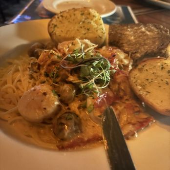 Chart House Waikiki - Shrimp & Scallop Scampi - Steakhouses Near Me - Honolulu, Hawaii