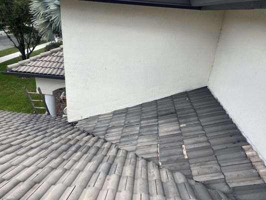 Professional Tile and Clay Roof Repair - At Mason Roofing, we specialize in the intricate repair of tile and clay roofs, ensuring your home remains protected and aesthetically pleasing. With 7 years of experience, our team understands the unique qualities and challenges of tile and clay roofing, from cracking and shifting to storm and water damage. We’re dedicated to providing meticulous, long-lasting repairs that preserve the beauty and durability of your roof. Customer satisfaction is our top priority, and we work closely with you to deliver tailored, reliable solutions that meet your needs. At Mason Roofing, we’re committed to keeping your tile or clay roof in top condition, with service that goes beyond expectations. Professional Tile and Clay Roof Repair - At Mason Roofing, we specialize in the intricate repair of tile and clay roofs, ensuring your home remains protected and aesthetically pleasing. With 7 years of experience, our team understands the unique qualities and challenges of tile and clay roofing, from cracking and shifting to storm and water damage. We’re dedicated to providing meticulous, long-lasting repairs that preserve the beauty and durability of your roof. Customer satisfaction is our top priority, and we work closely with you to deliver tailored, reliable solutions that meet your needs. At Mason Roofing, we’re committed to keeping your tile or clay roof in top condition, with service that goes beyond expectations.