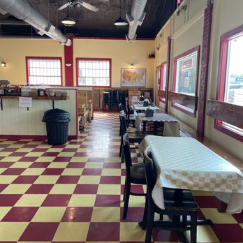 Currituck BBQ - Inside - Barbeque Near Me - Elizabeth City, North Carolina Currituck BBQ - Inside - Barbeque Near Me - Elizabeth City, North Carolina