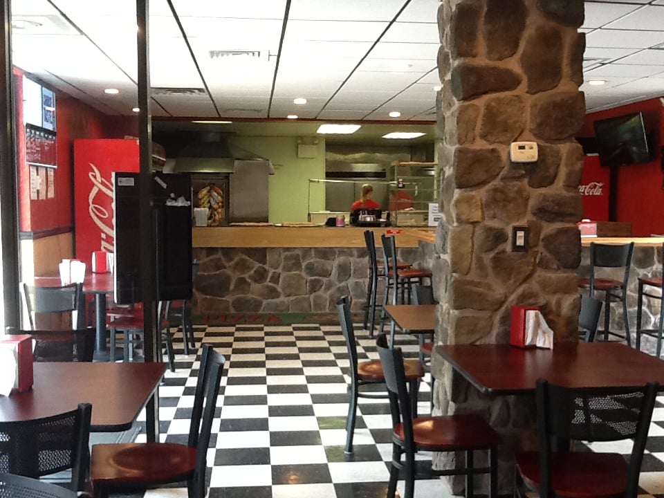 Cherryville Pizza & Pub Logo