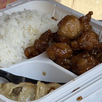 Oh My Dumpling - Got some General white rice and dumplings - Chinese Near Me - Los Angeles, California