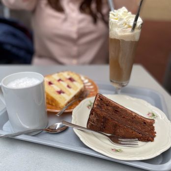 ConditCouture - Crown cake, Sacher torte, and coffee - Patisserie/Cake Shop Near Me - Frankfurt, HE