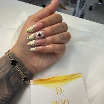 Dreamy Nail Salon - Nail Salons Near Me - Bakersfield, California